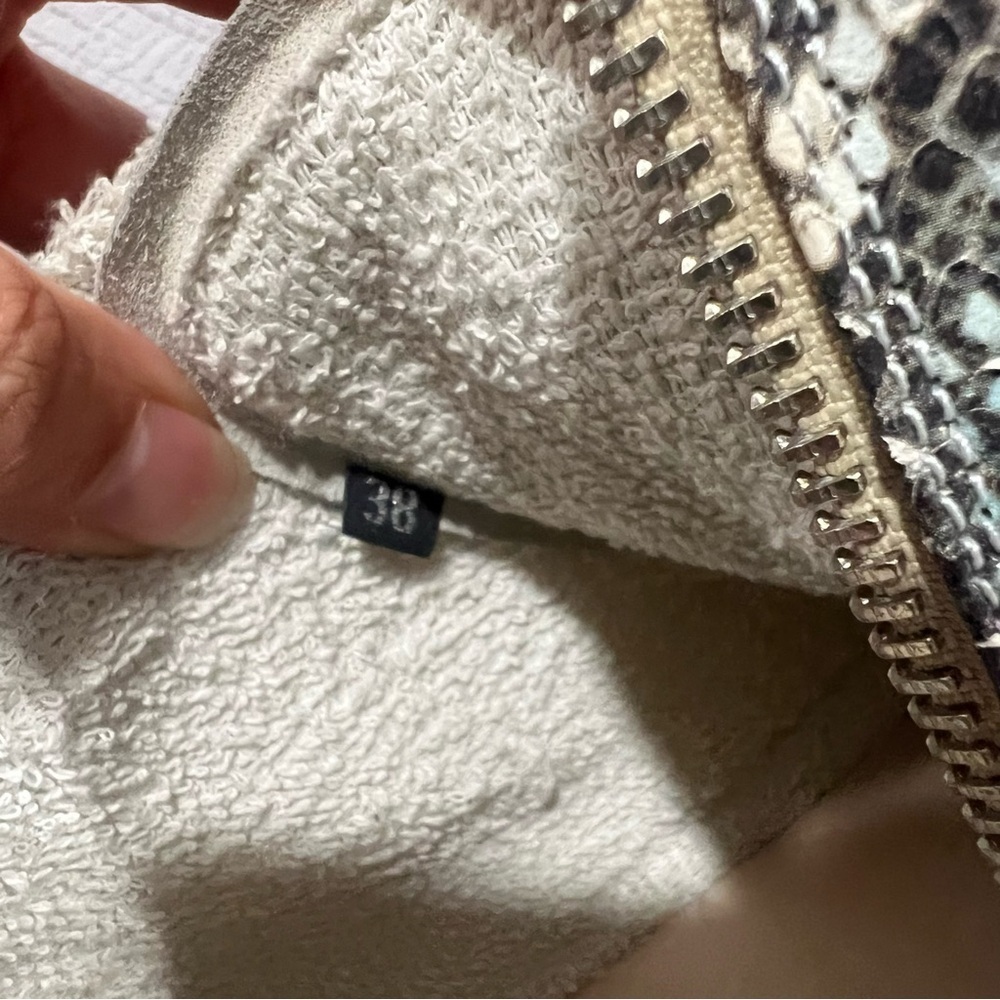 P448 Star Embossed High Top Sneaker 38 EU Ice Python Snake Print - Picture 3 of 10